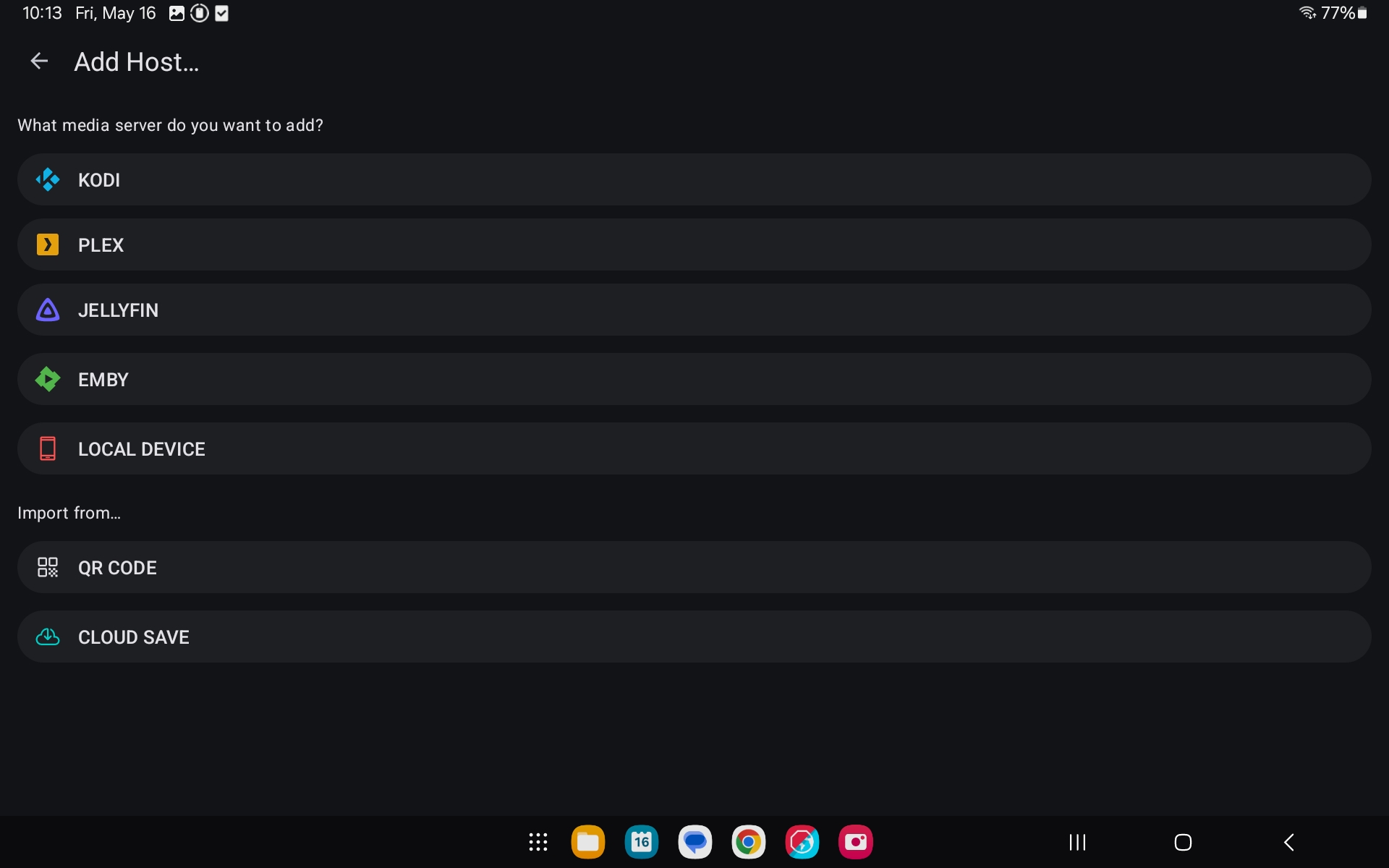 Меню хостів дистанційного додатка Yatse, перераховуючи Kodi, Plex, Jellyfin, Emby, Local пристрою, QR -код та хмарний збережіть як параметри