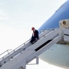 Президент Трамп відходить від ВВС першого 29 квітня на базі Національної гвардії Air Air, штат Мічиган. Катар запропонував замінити ВВС один на розкішний струмінь Boeing 747.