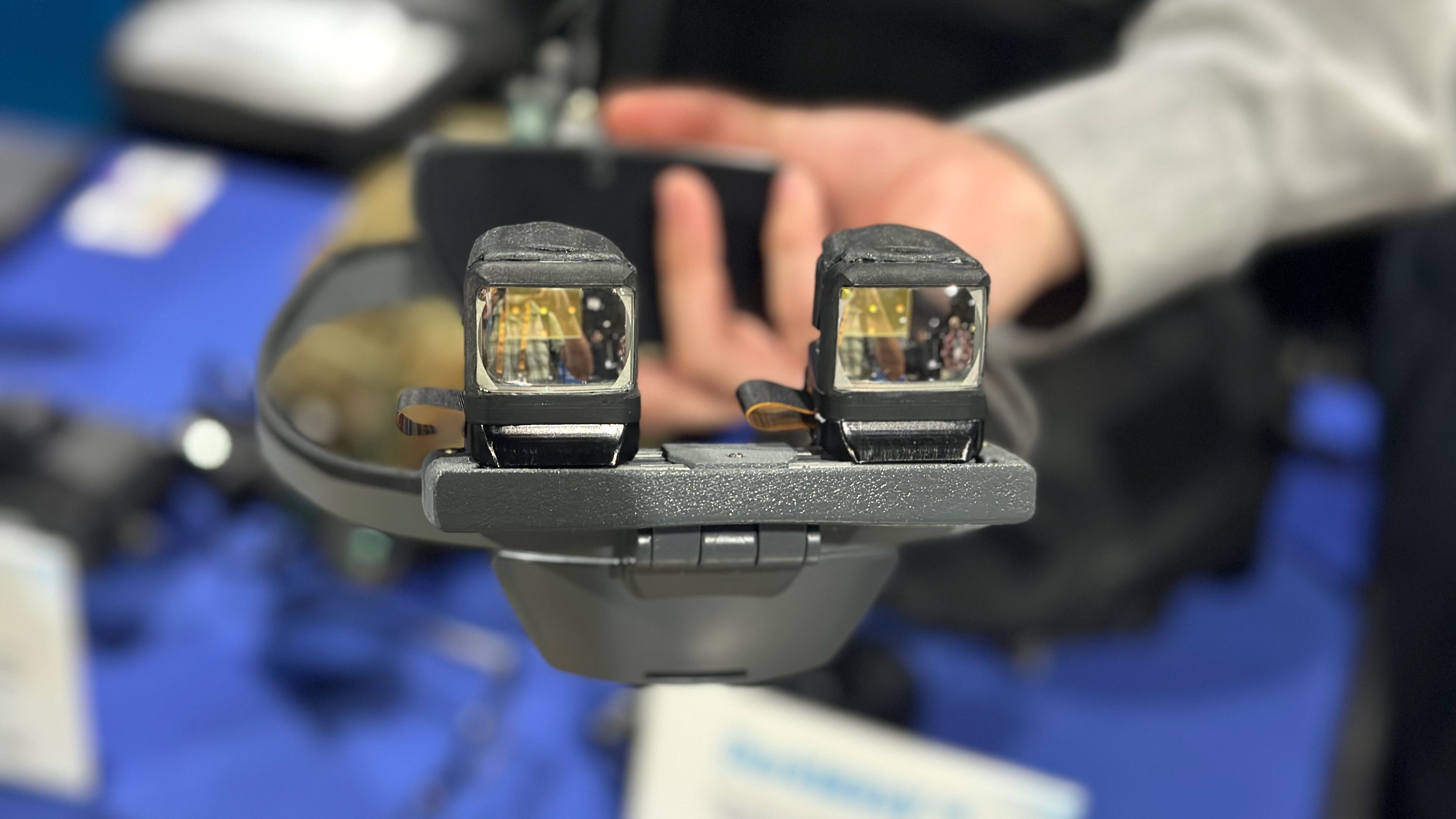 Фото прототипу Kopin NeuralDisplay OLED