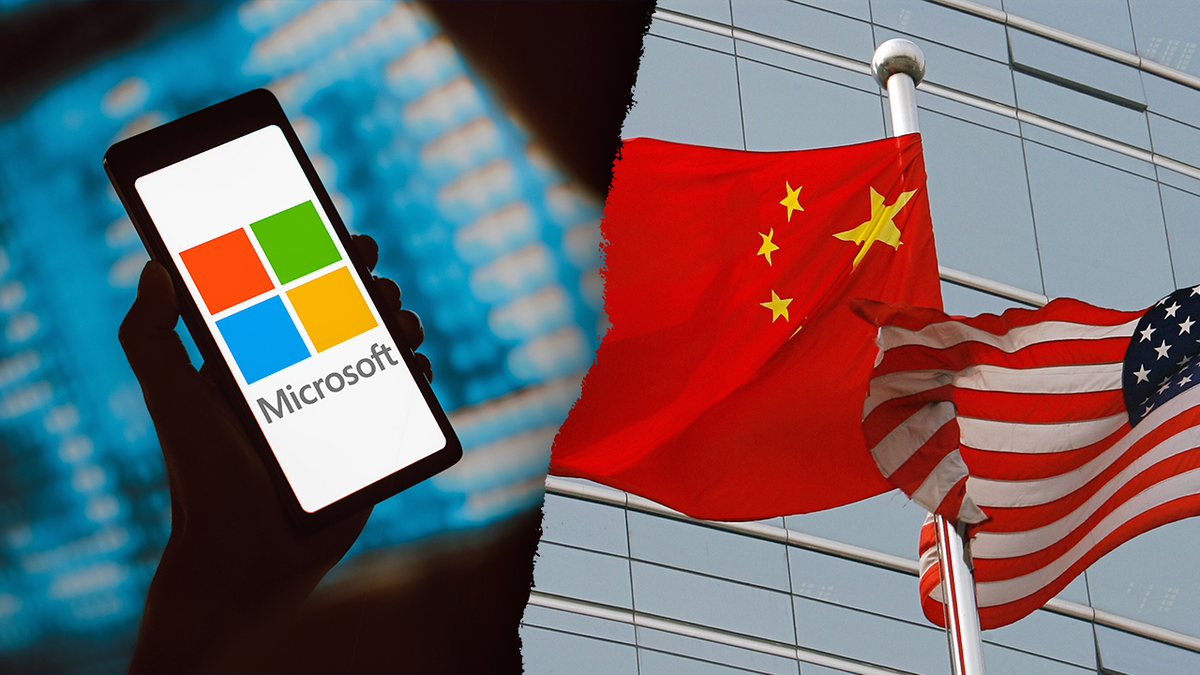 Логотип Microsoft по телефону; Прапори США та Китаю