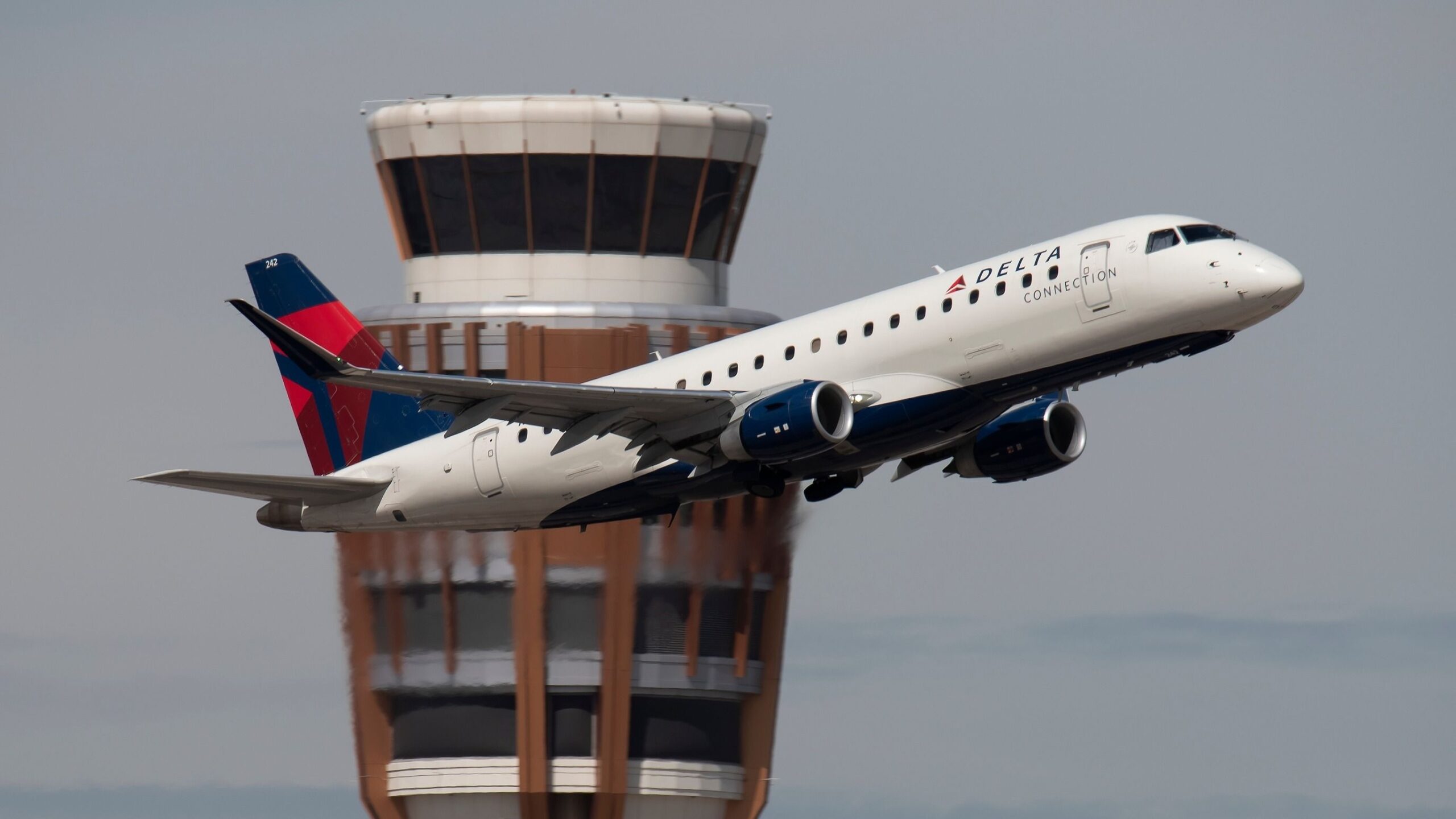 Delta Air Lines розбиває "дезінформацію" щодо нового інструменту ціноутворення AI після важкої критики