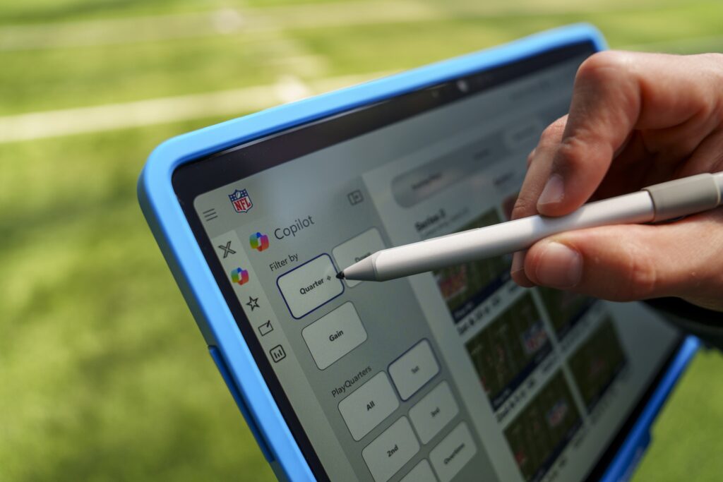 nfl ta microsoft rozshyryuyut partnerstvo shhob pryvezty kopilot u kuluari NFL та Microsoft розширюють партнерство, щоб привезти копілот у кулуарі та за її межами