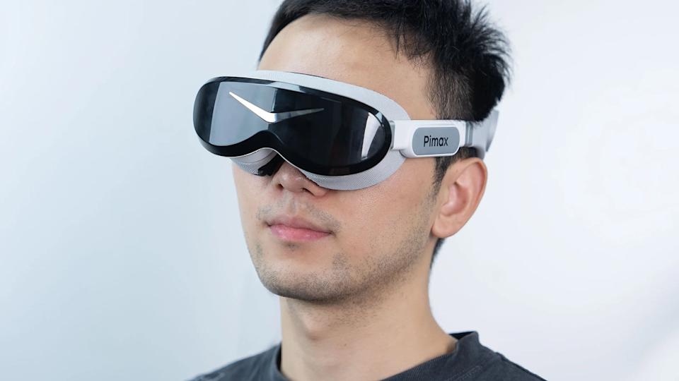 Pimax Dream Air, який носив людина