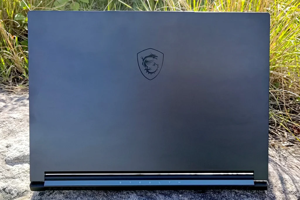 MSI-Stealth-A16-AI+ кришка