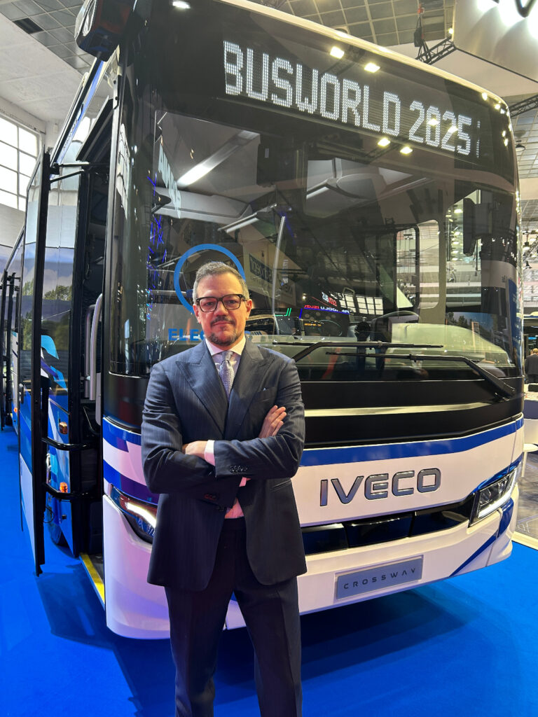 tehnologichno nejtralnyj pidhid iveco demonstruyetsya v busworld motorindia Технологічно нейтральний підхід Iveco, демонструється в Busworld-Motorindia