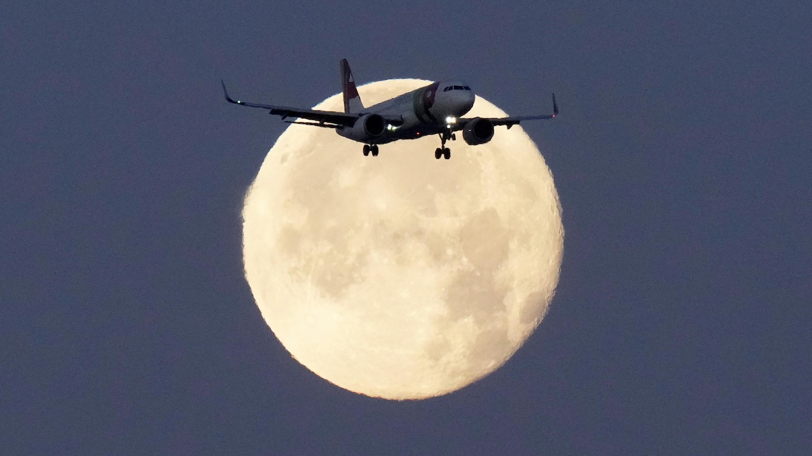 Авіакомпанії виправили програмне забезпечення для Airbus A320 після того, як літак різко впав на висоту