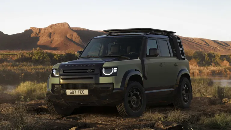 2026 Land Rover Defender Trophy Edition Luxury SUV 8