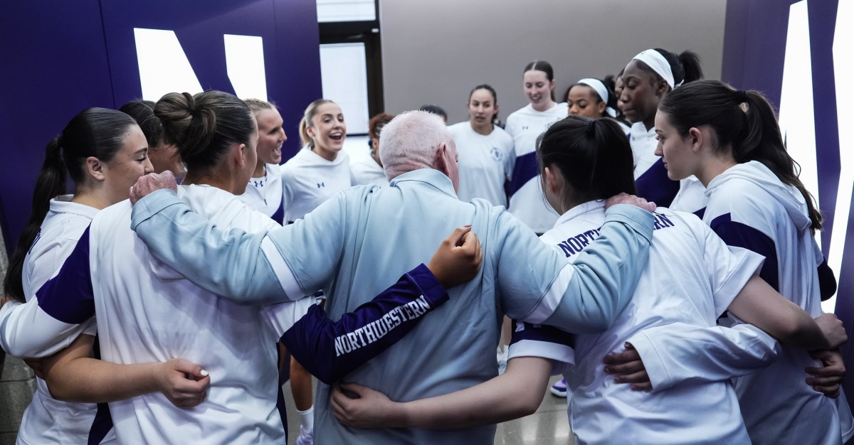 Швидка реакція: великий день Саллівана призвів до перемоги Північно-Західного жіночого баскетболу з рахунком 64-51